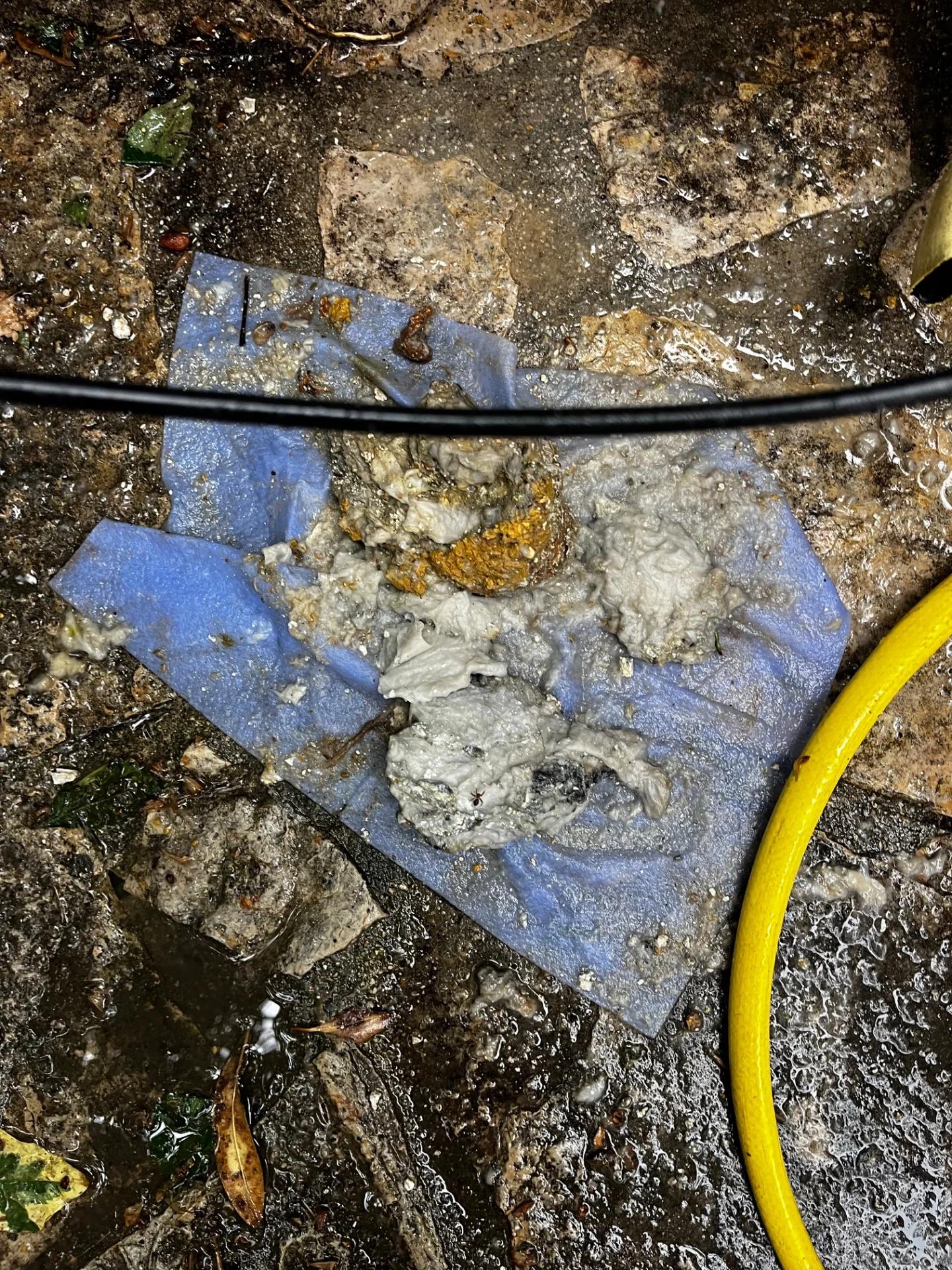 Débouchage canalisation à Marseille — avant intervention