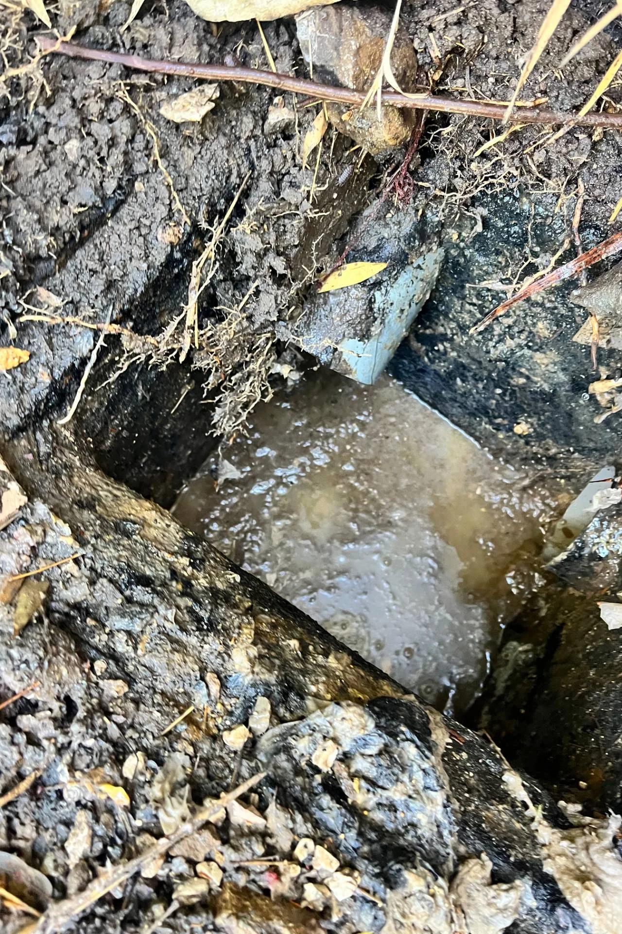 Débouchage canalisation à Roquebrune-sur-Argens — avant intervention