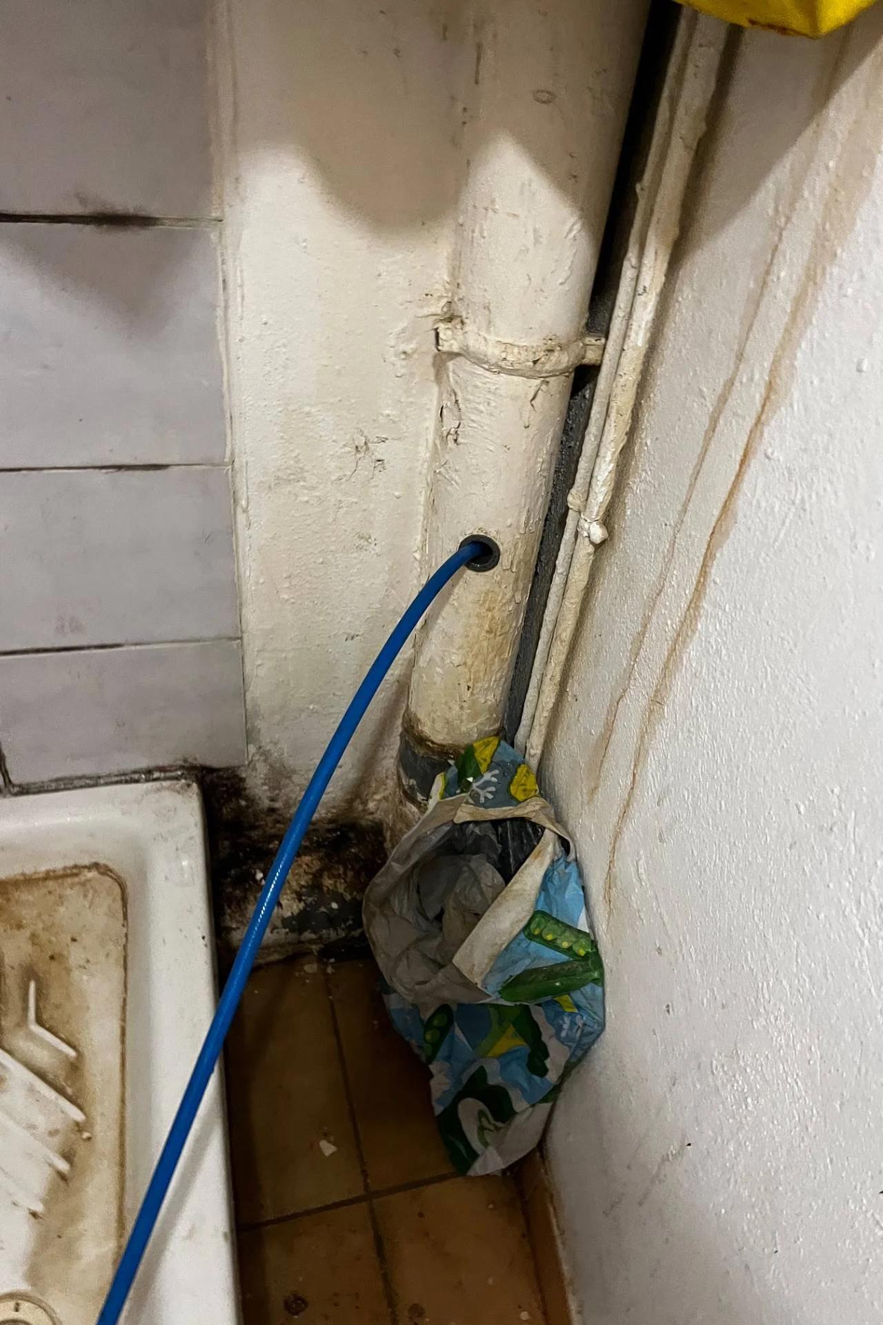 Débouchage canalisation à Toulon — avant intervention