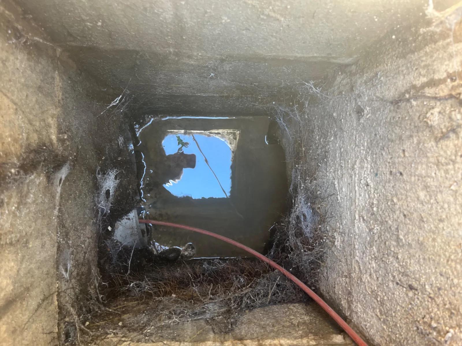Débouchage canalisation à Toulon — avant intervention