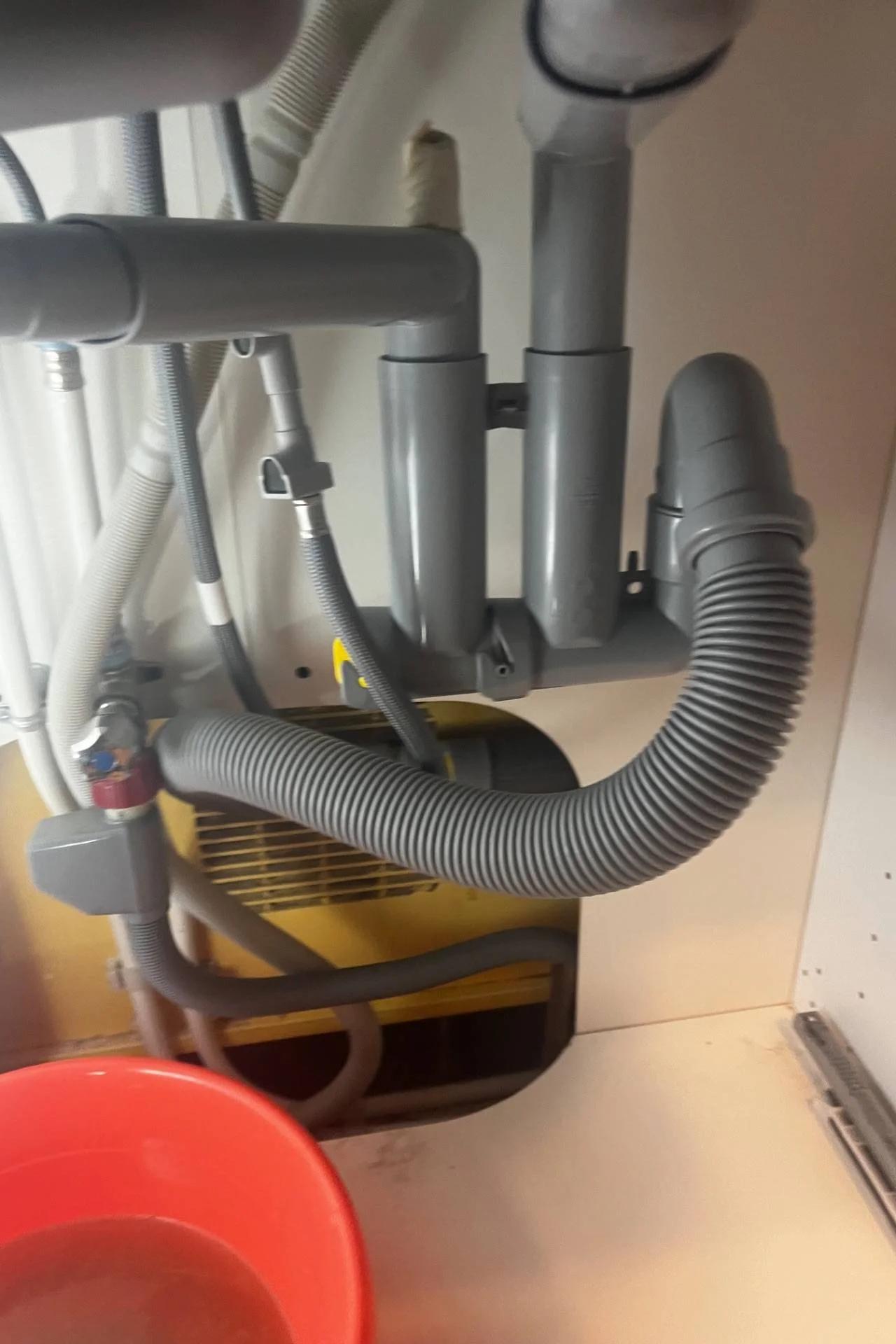 Débouchage d'un évier à La Seyne-sur-Mer : intervention sur canalisation DN 40 au furet