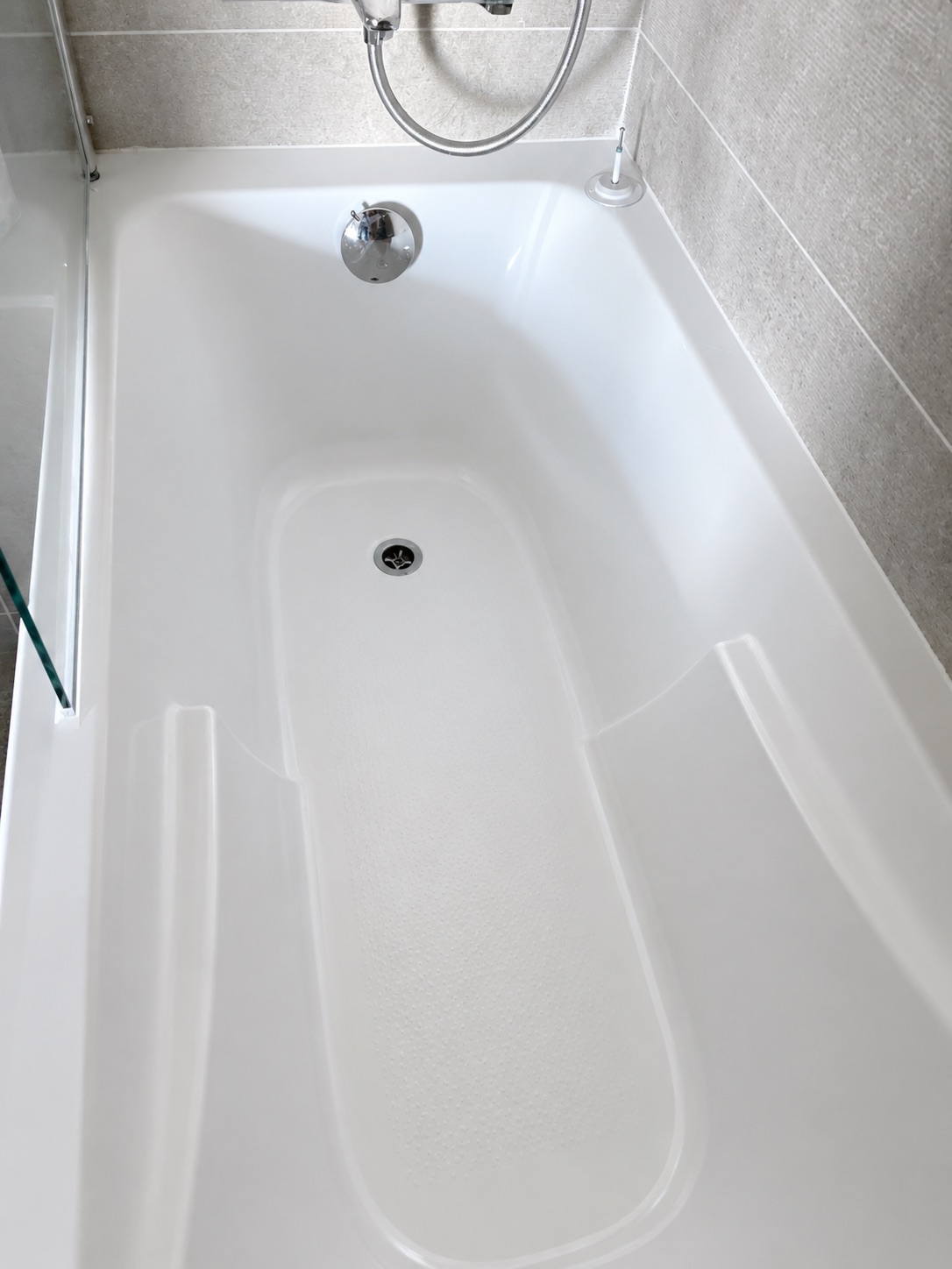 Après : Débouchage d'une baignoire au 2ᵉ étage à Toulon avec furet électrique