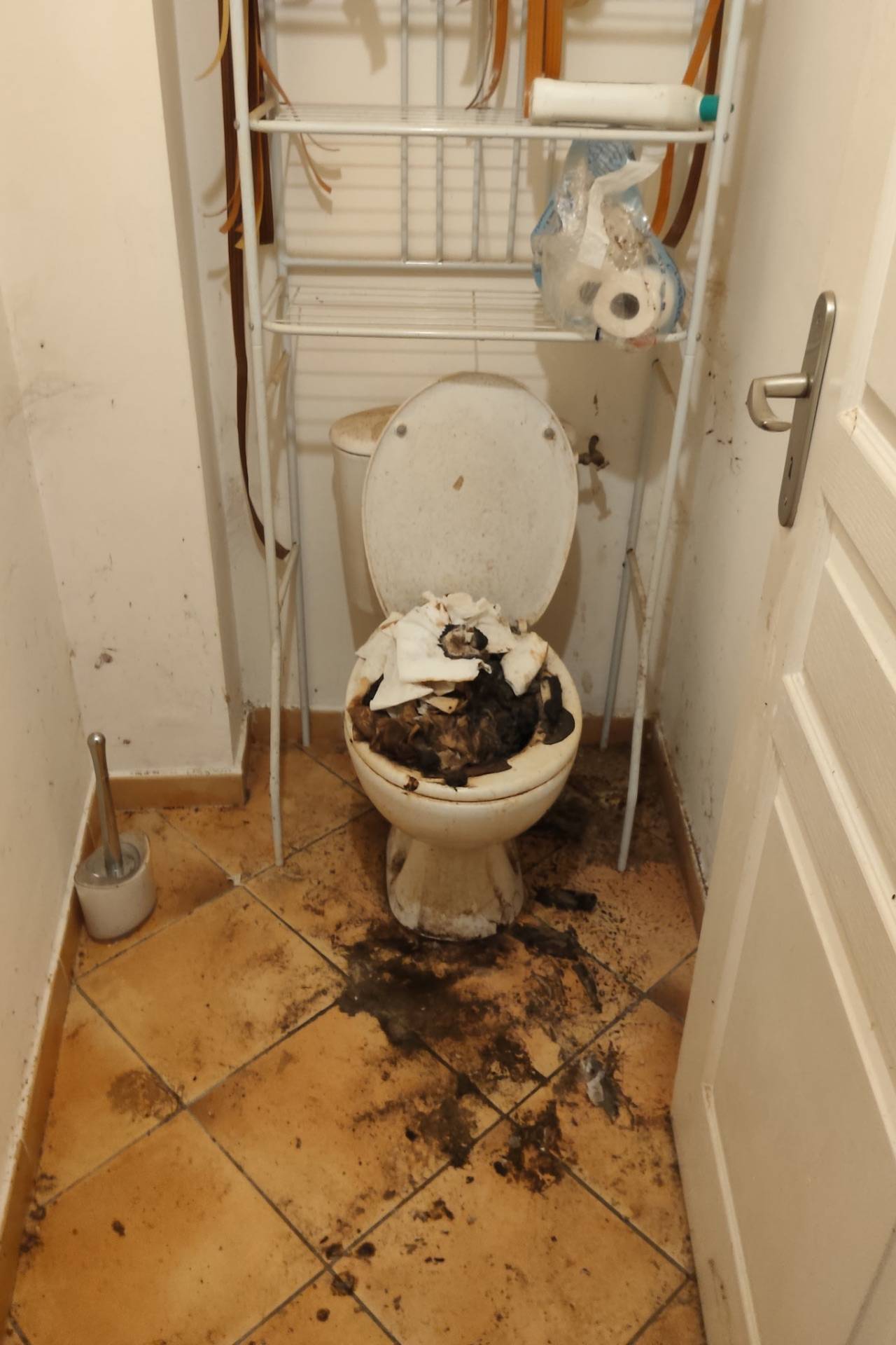 Curage canalisation à Puget-Ville — avant intervention