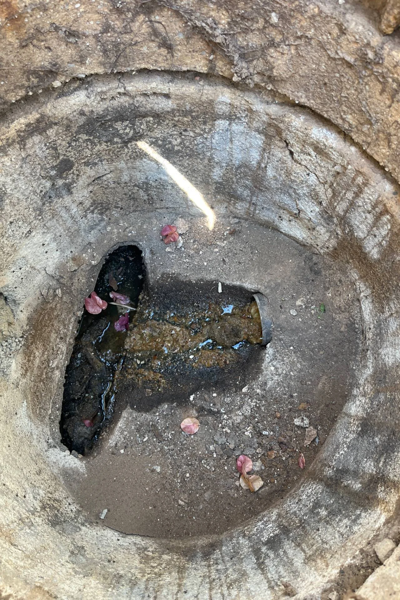 Débouchage canalisation à Carqueiranne — avant intervention