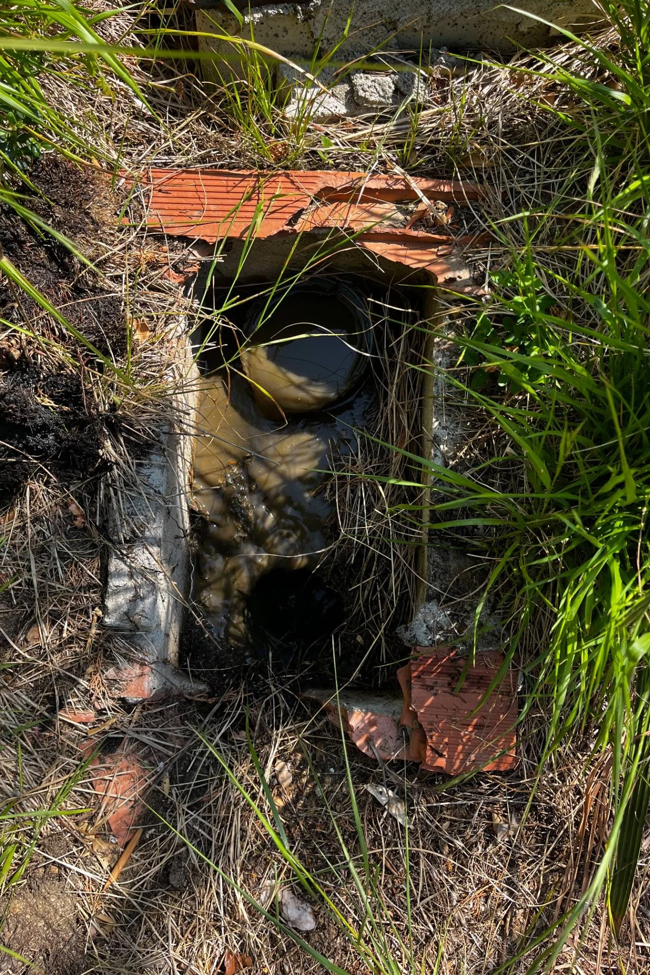 Débouchage canalisation à Le Lavandou — avant intervention