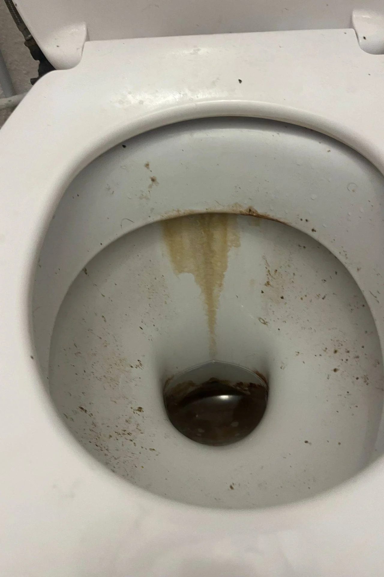 Débouchage canalisation à Toulon — avant intervention