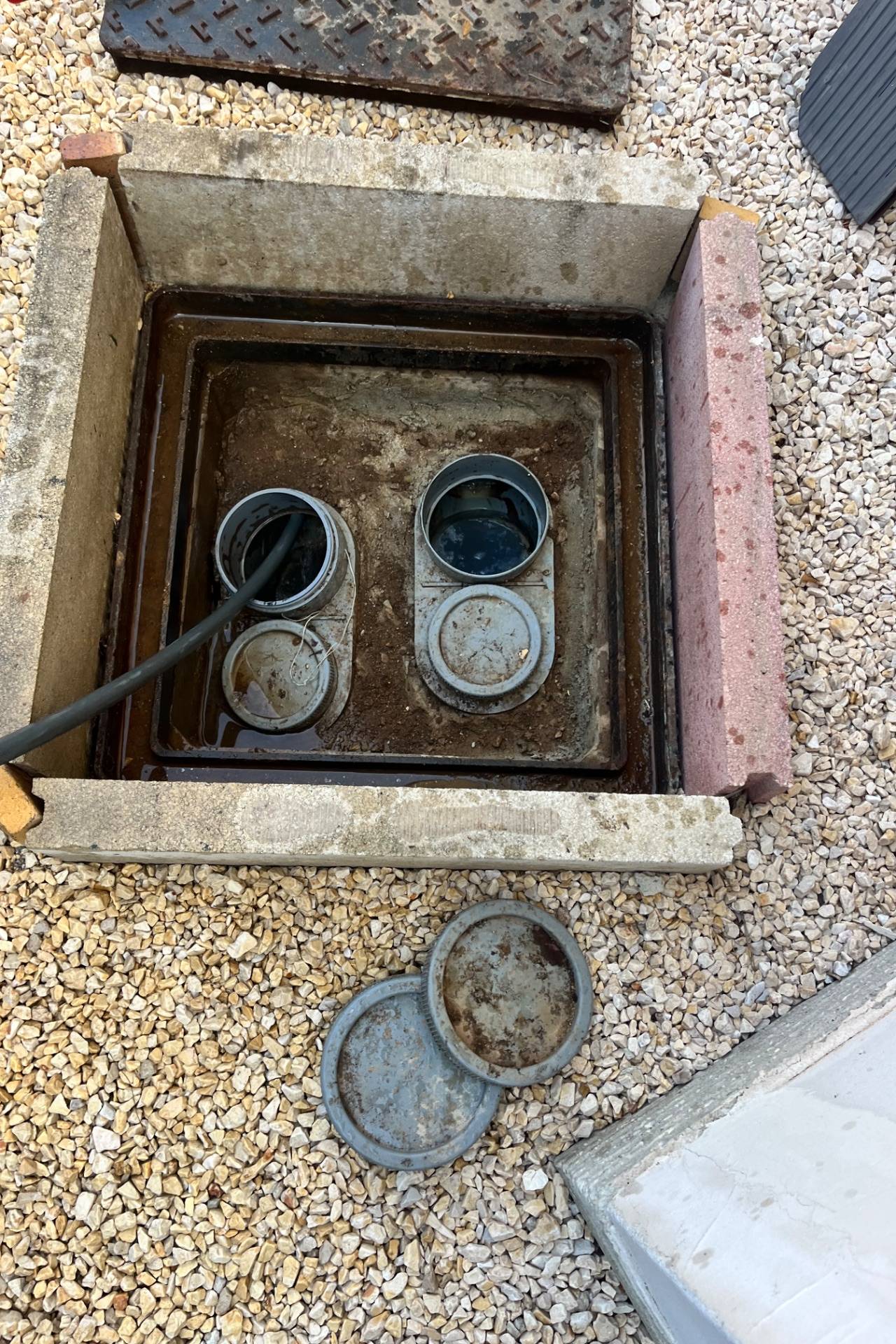 Débouchage canalisation à Toulon — avant intervention
