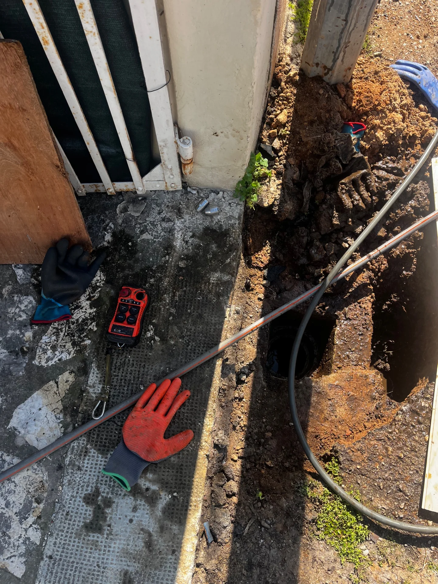 Débouchage canalisation à Toulon — avant intervention