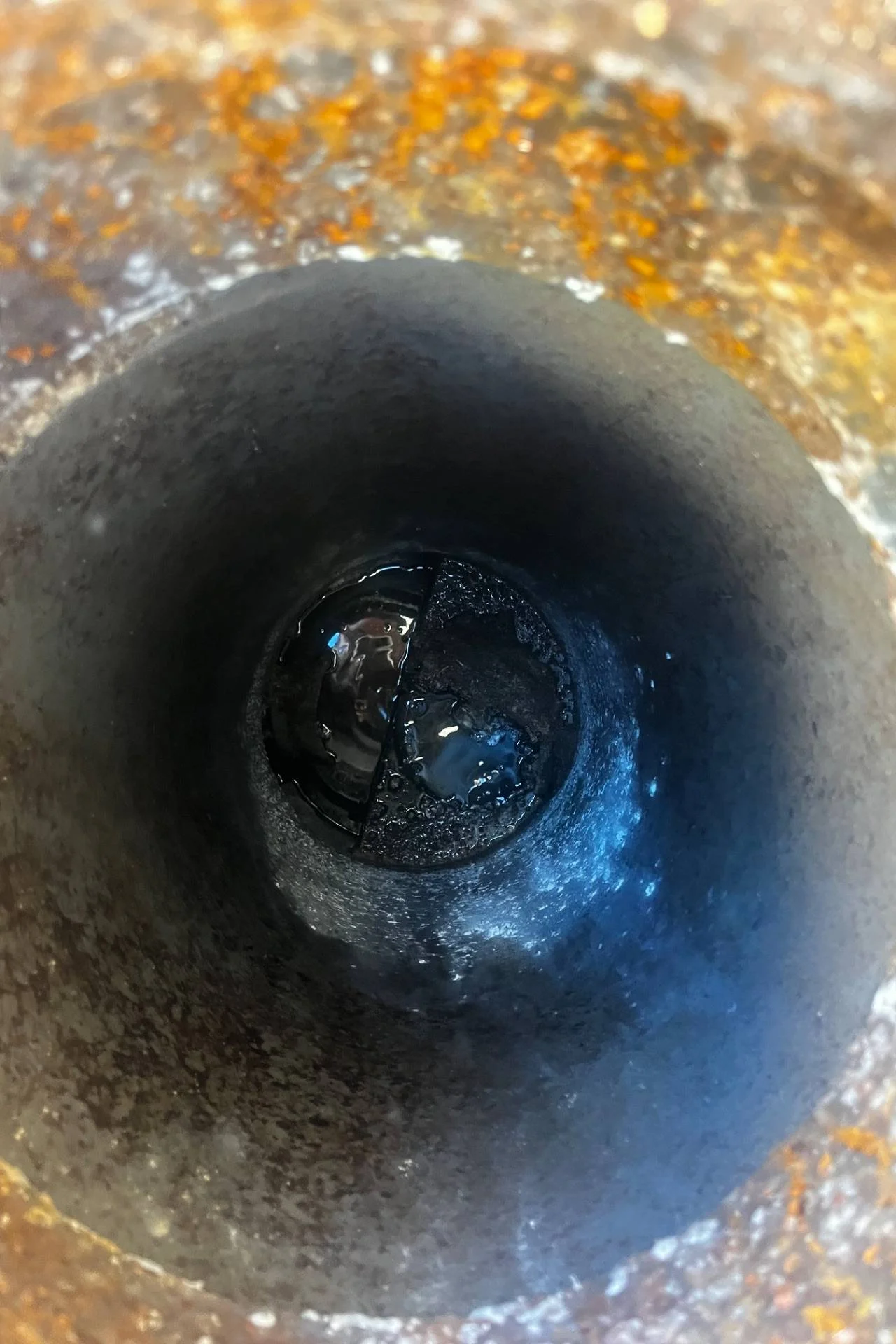 Débouchage canalisation à Toulon — avant intervention